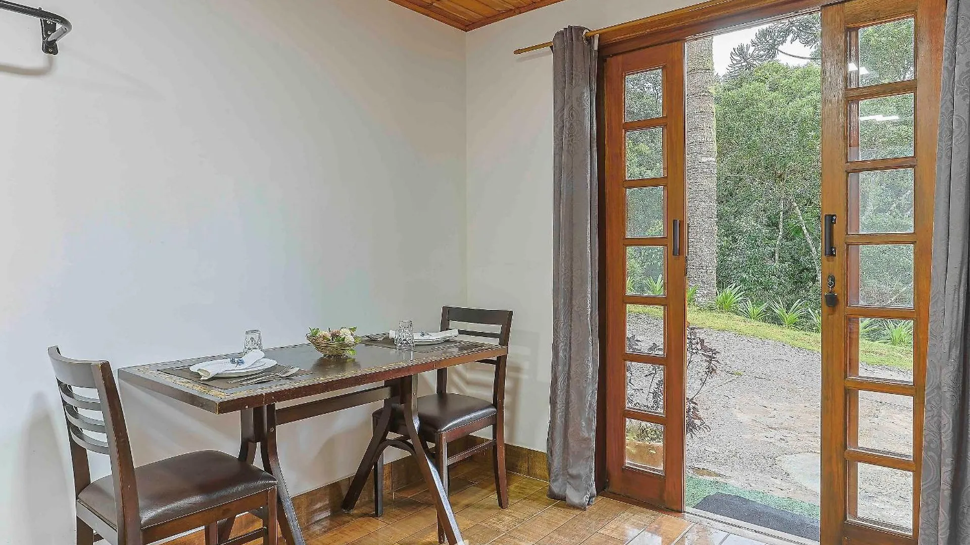 Lindos Estudios Em Campos Do Jordao - Vae