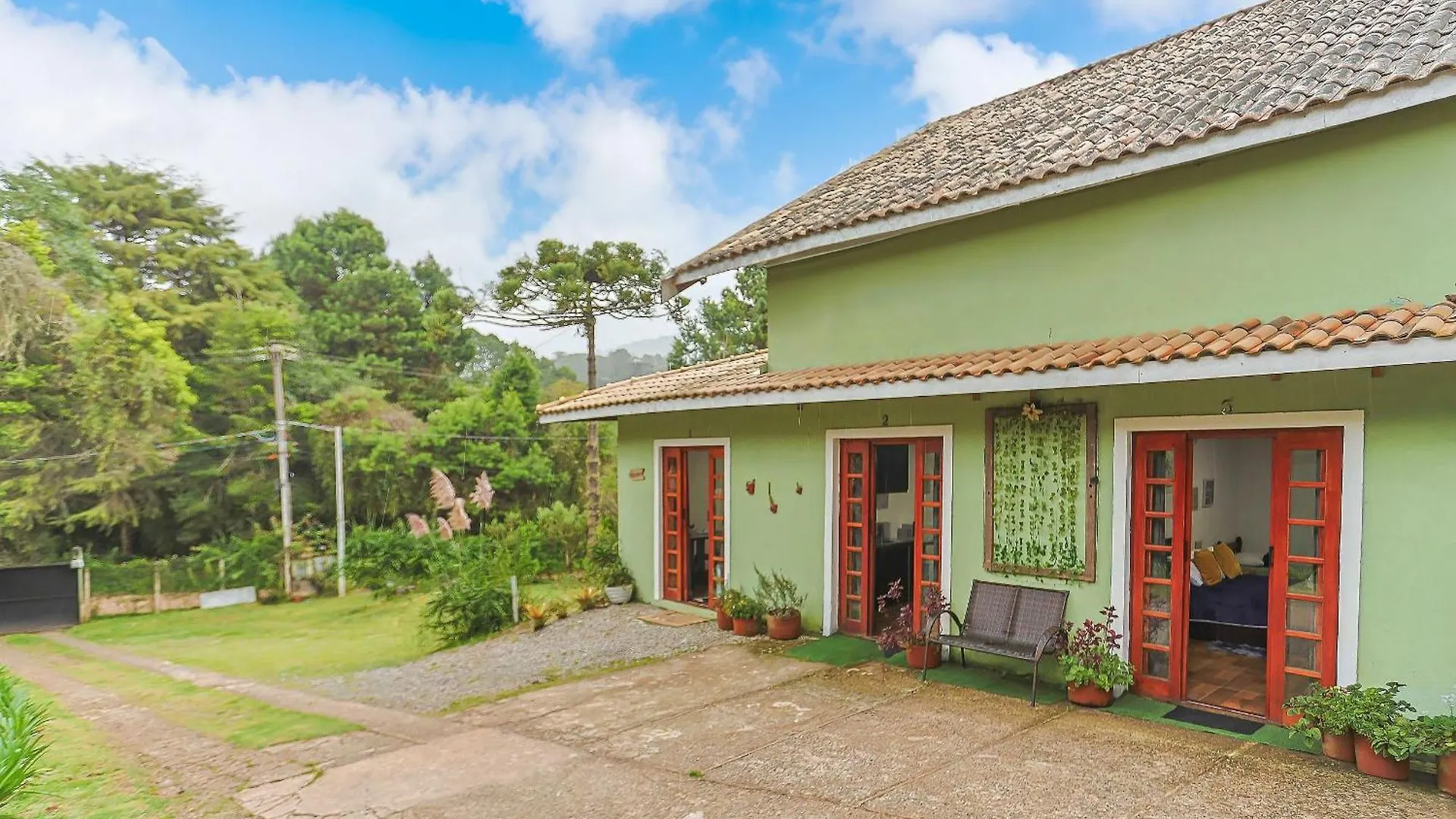 Lindos Estudios Em Campos Do Jordao - Vae
